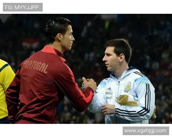 与足球明星同框的魔幻特效体验让你瞬间成为球场焦点